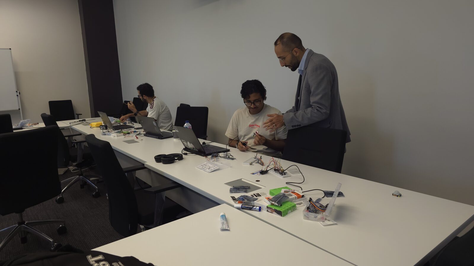 Helping a student with a breadboard build